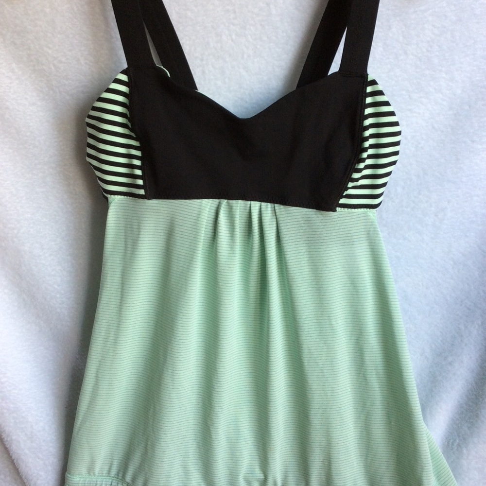 Lululemon athletic top